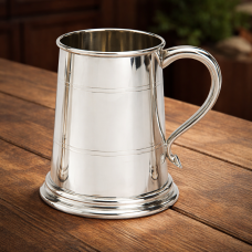 1 PT PEWTER TANKARD WELLS GLASS BASE