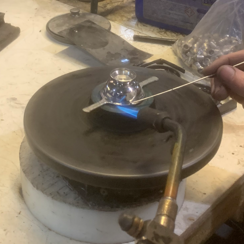 ON GLASS MEASURE / QUAICH ON GLASS MEASURE / QUAICH